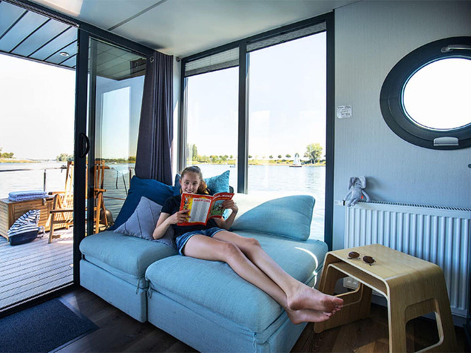 Others 3, Lovely Houseboat in Kinrooi With Terrace, Limburg