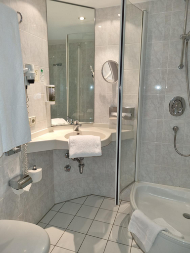 Bathroom 3, MINGA hotel, München