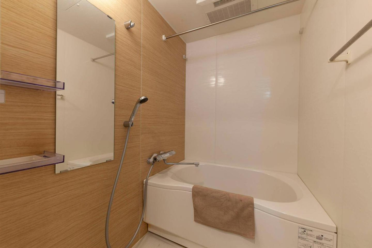 Bathroom 3, Tokyo Sunshine Tower, Minato