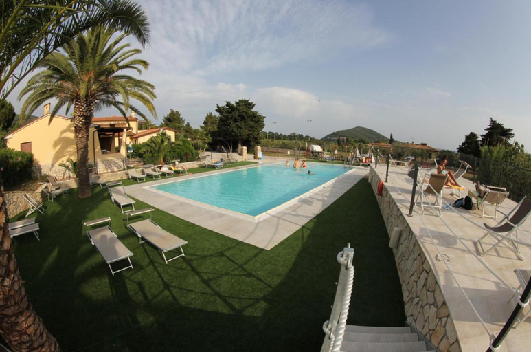 Others 4, Residence Il Mandorlo, Livorno