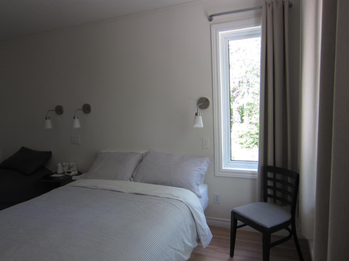 Bedroom 2, Auberge Ile du Repos, Lac-Saint-Jean-Est