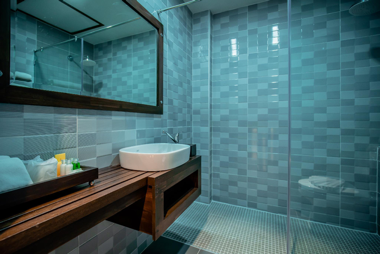 Bathroom 8