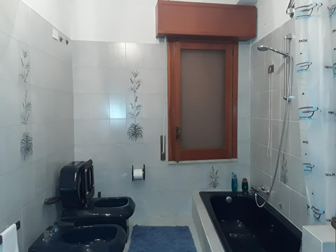 Shower 4, Elimo Affittacamere - Casa Vacanze di Scardino Leonardo, Trapani