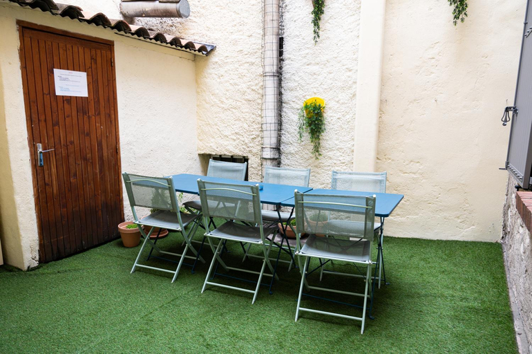 Others 5, Hotel le Palais, Vaucluse