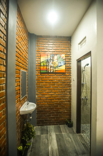 Bathroom 2, The Backyard House, Tabanan