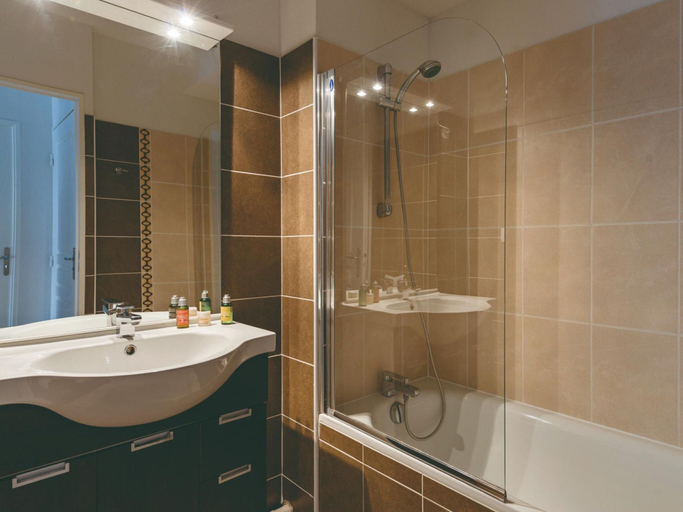 Bathroom, Apartment in Le Brusc Near Sandy Beach, Var