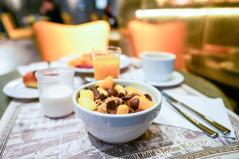 Food & Drinks 5, Hostal El Pasaje, Madrid