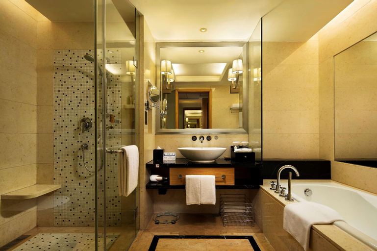 Bathroom 10