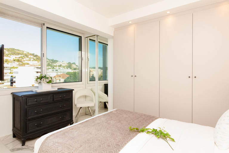 Others 2, On La Croisette: new 2 bedrooms with sea view, Alpes-Maritimes