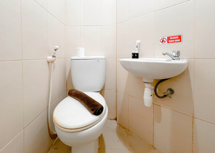 Bathroom 11