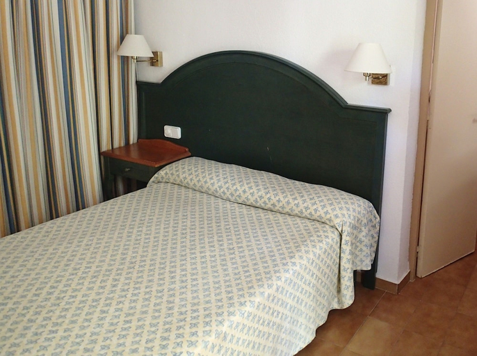 Bedroom 2, Insotel Club Maryland, Baleares