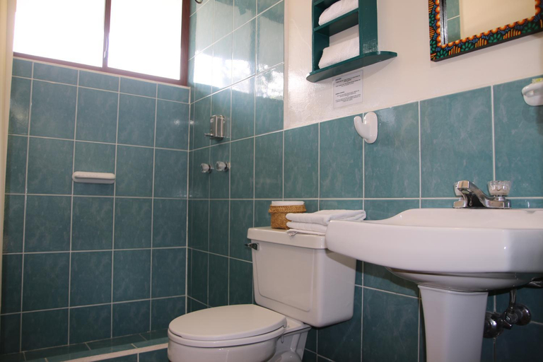 Bathroom 3, La Posada del Quinde, Otavalo