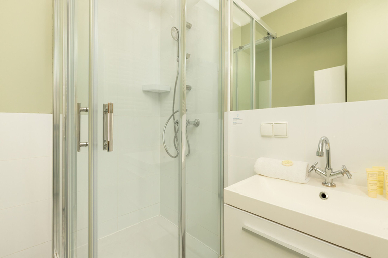 Bathroom 4, Cosy Studio in Gdynia by Renters, Gdynia