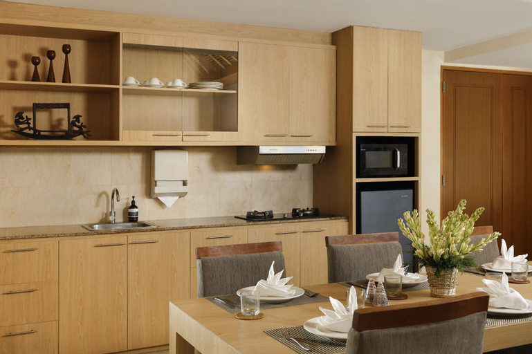 Dining Room 24