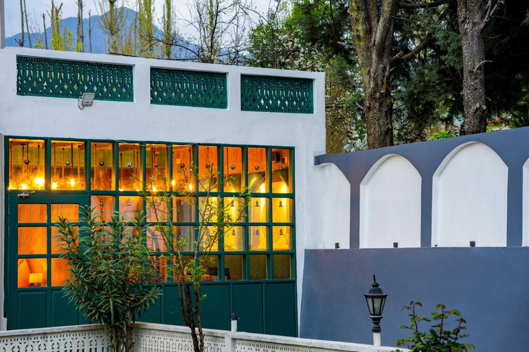 Exterior & Views