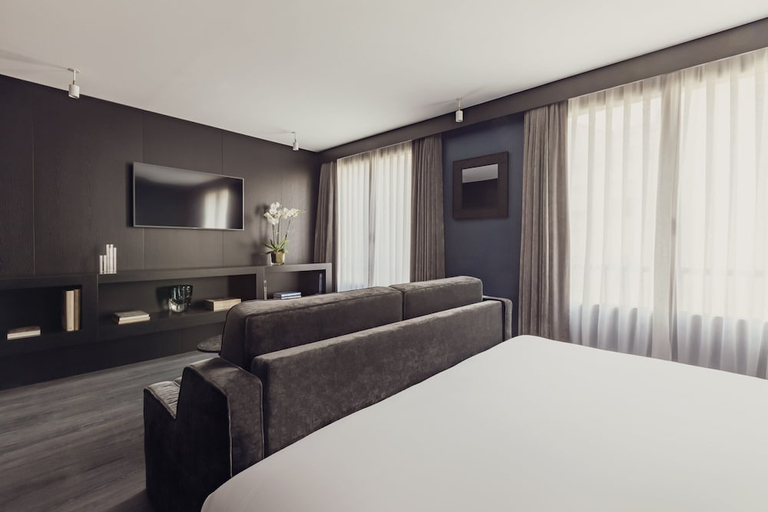 Bedroom 2, The Pavilions Madrid, Madrid