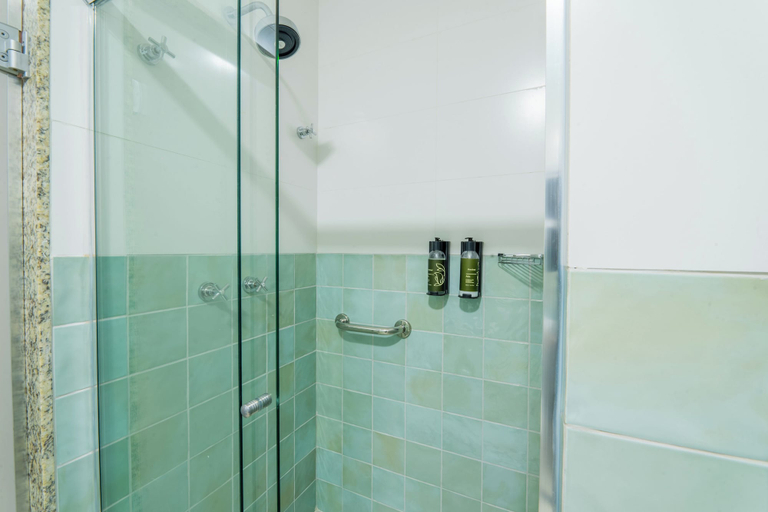 Bathroom 5, Pousada Caborê, Parati