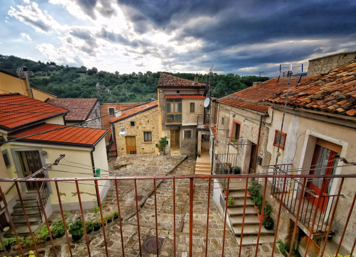 Others 5, A casa da Titta, Potenza