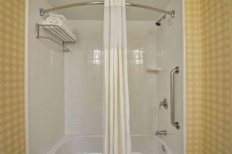 Bathroom 13