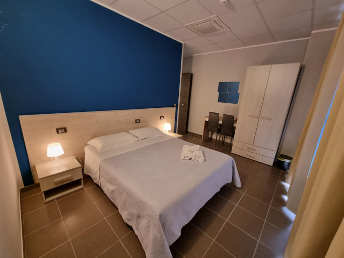 Others 5, LA BUSSOLA, Rovigo