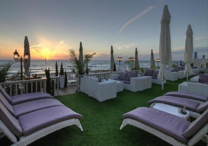 Others 4, Luxury Sea View Apartment
