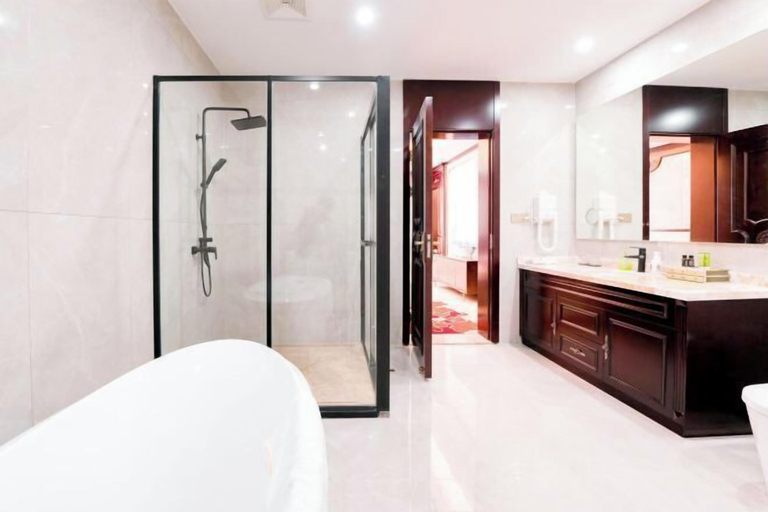 Bathroom 3, Jiarong Grand Hotel, Ngawa Tibetan and Qiang