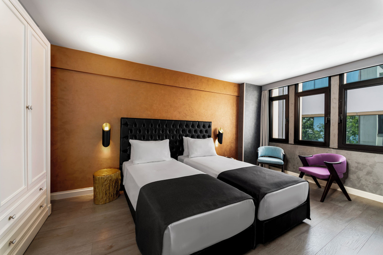 Bedroom 2, Istanbul Golden City Hotel, BeyoÄźlu