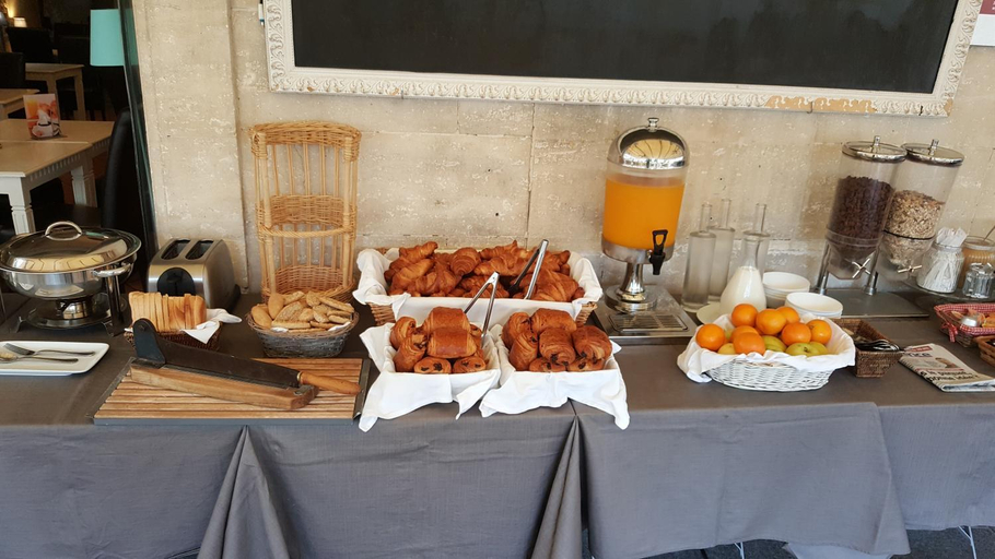 Food & Drinks 5, Hotel du Palais des Papes, Vaucluse