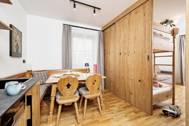Dining Room 7