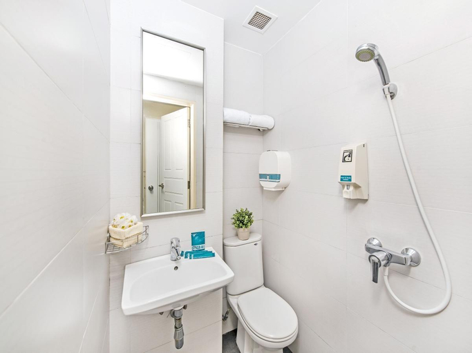 Bathroom 11