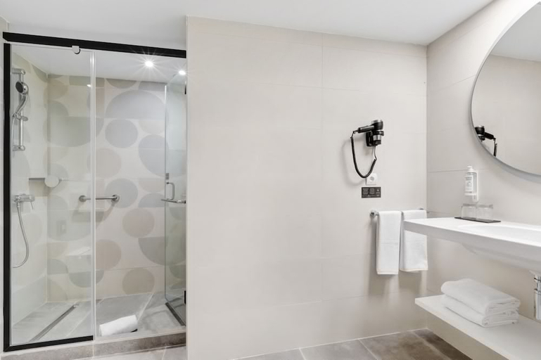 Bathroom 5, Hotel Riu Concordia, Baleares