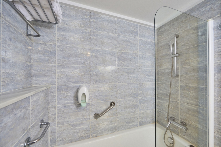 Bathroom 5, Hotel Rocamarina, Baleares