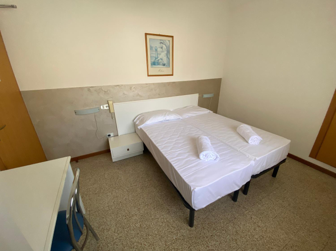 Bedroom 2, Hotel Villa Garda, Venezia