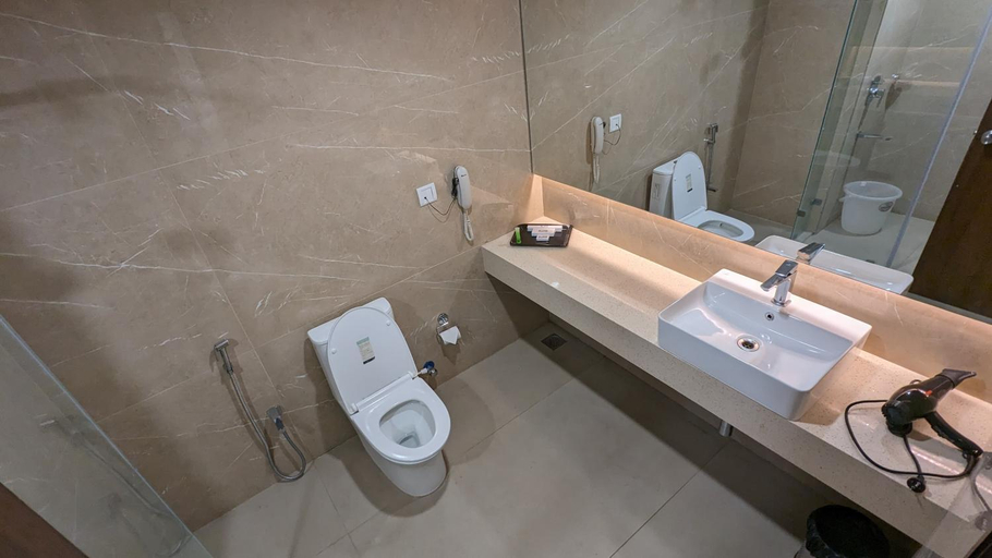 Bathroom 3, Pincode Hotel, Hyderabad