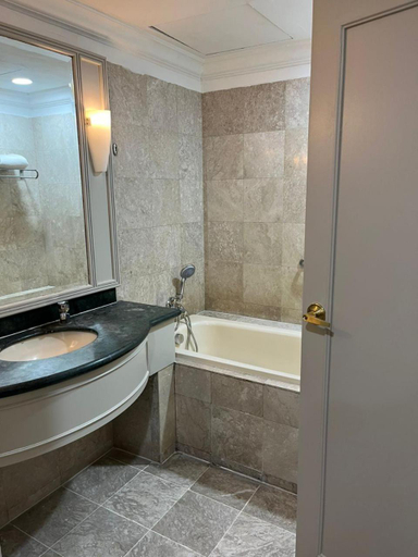 Bathroom 4, Luxhouz Suites at Times Square Kuala Lumpur, Kuala Lumpur