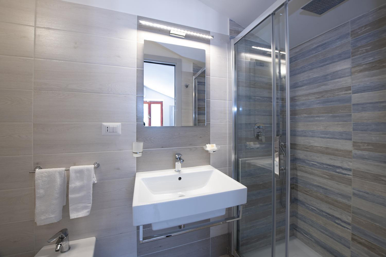 Bathroom 3, Donna Giulia, Salerno