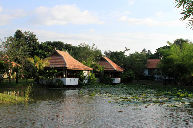 Exterior 1