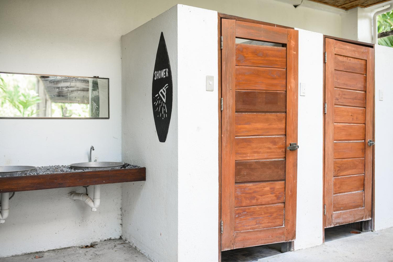 Bathroom 4, Sinag Hostel, General Luna