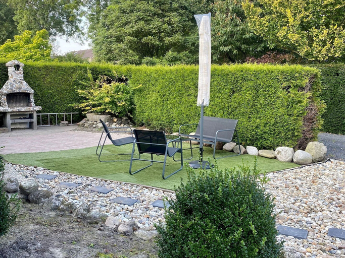 Others 5, Cozy Garden Stay w/ BBQ, Franekeradeel