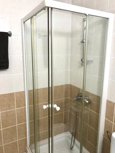 Bathroom 4, Owls Nest