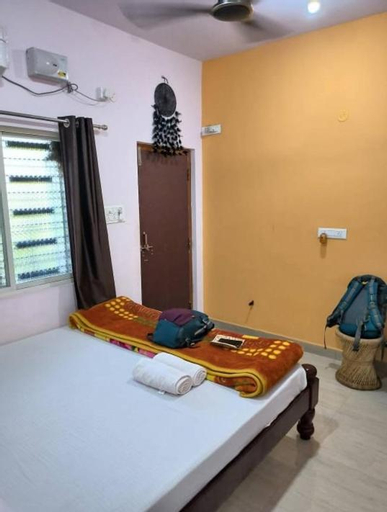 Bedroom 2, Veeru Homestay, Bellary