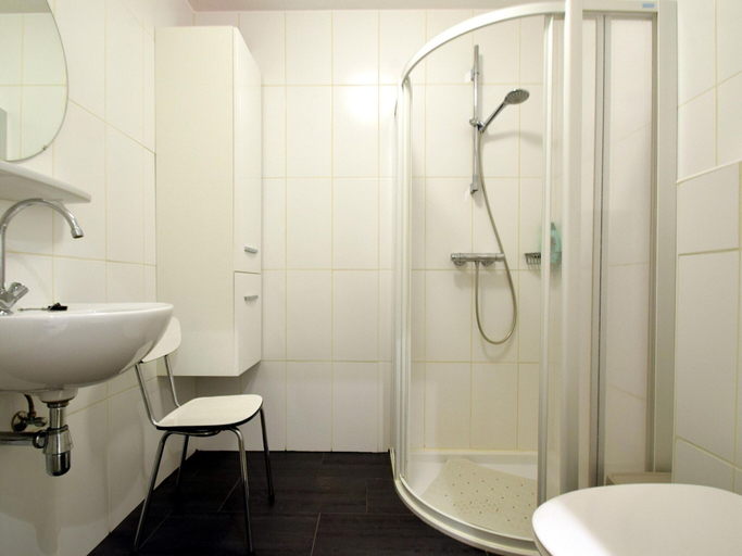 Bathroom 3, Private Garden Near Sea, West-Vlaanderen