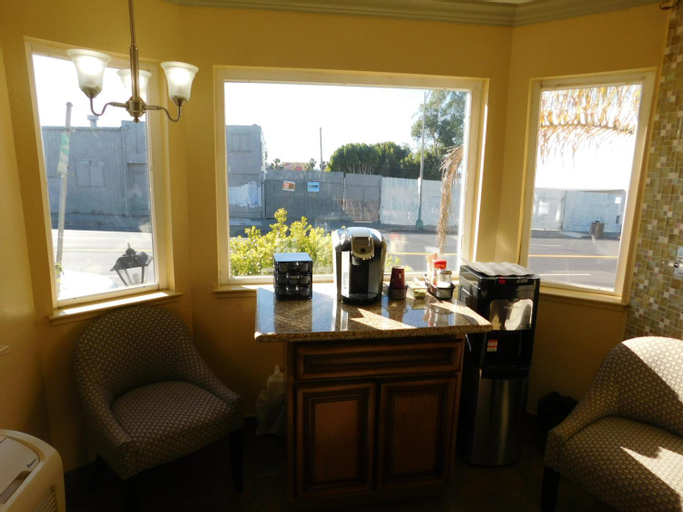Continental Lodge, Alameda