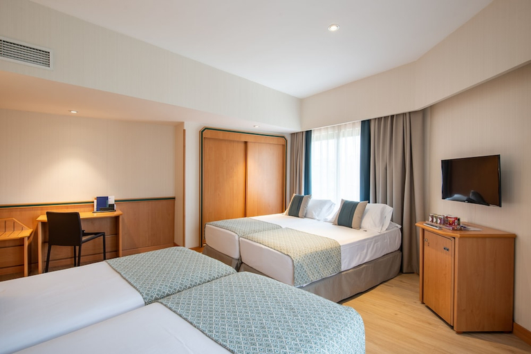 Bedroom 2, Hotel Praga, Madrid