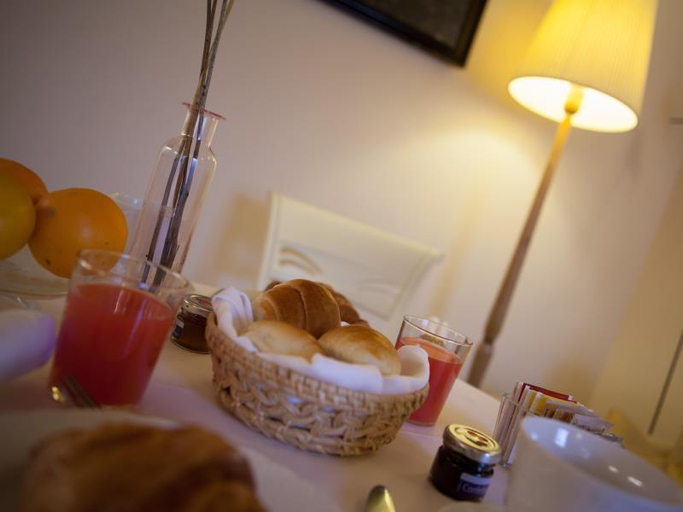Food & Drinks