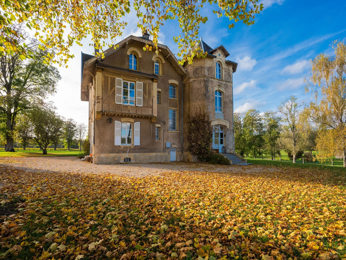 Exterior 3, Holiday Home Adjoining a Chateau, Ardennes