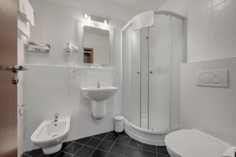 Bathroom 5, Hotel ANTARES, Bratislava I