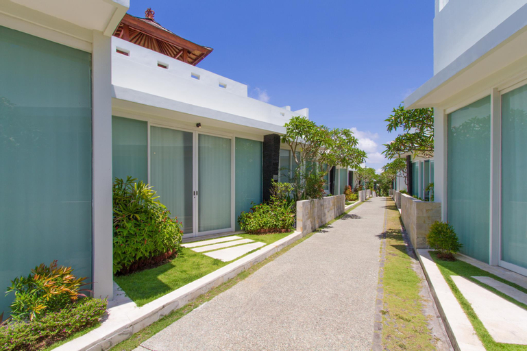 Exterior 3