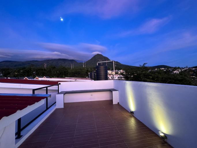 balcony 4
