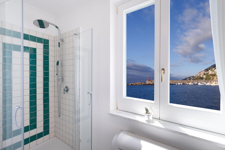 Bathroom 3, Vista d' Amalfi, Salerno